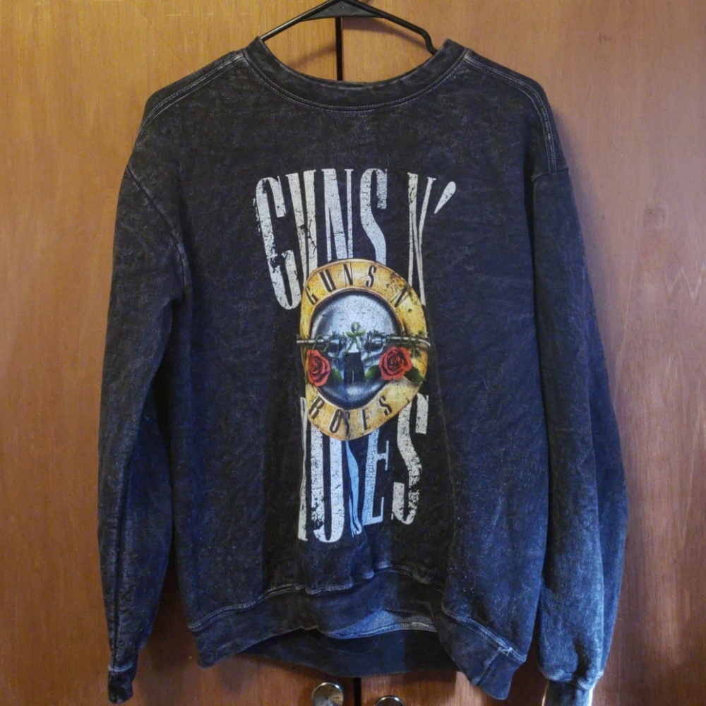 Faded gray guns and roses sweatshirt